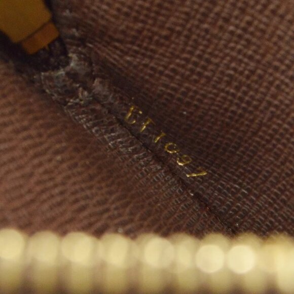 Louis Vuitton Monogram Porte Monnaie Rond Coin Case - Picture 10 of 11